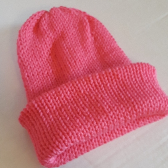 Knitted Pink beanie - Picture 4 of 4